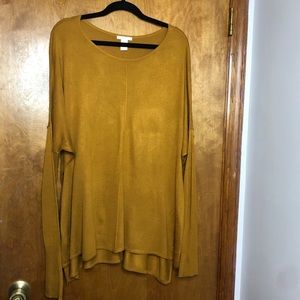 Gold drop shoulder sweater. Size L. Gently worn.